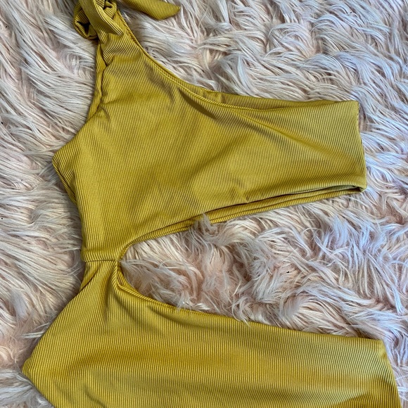 Zaful Ribbed one Shoulder Cutout One-Piece Swimsuit Deep Yellow Size: M - Picture 5 of 9